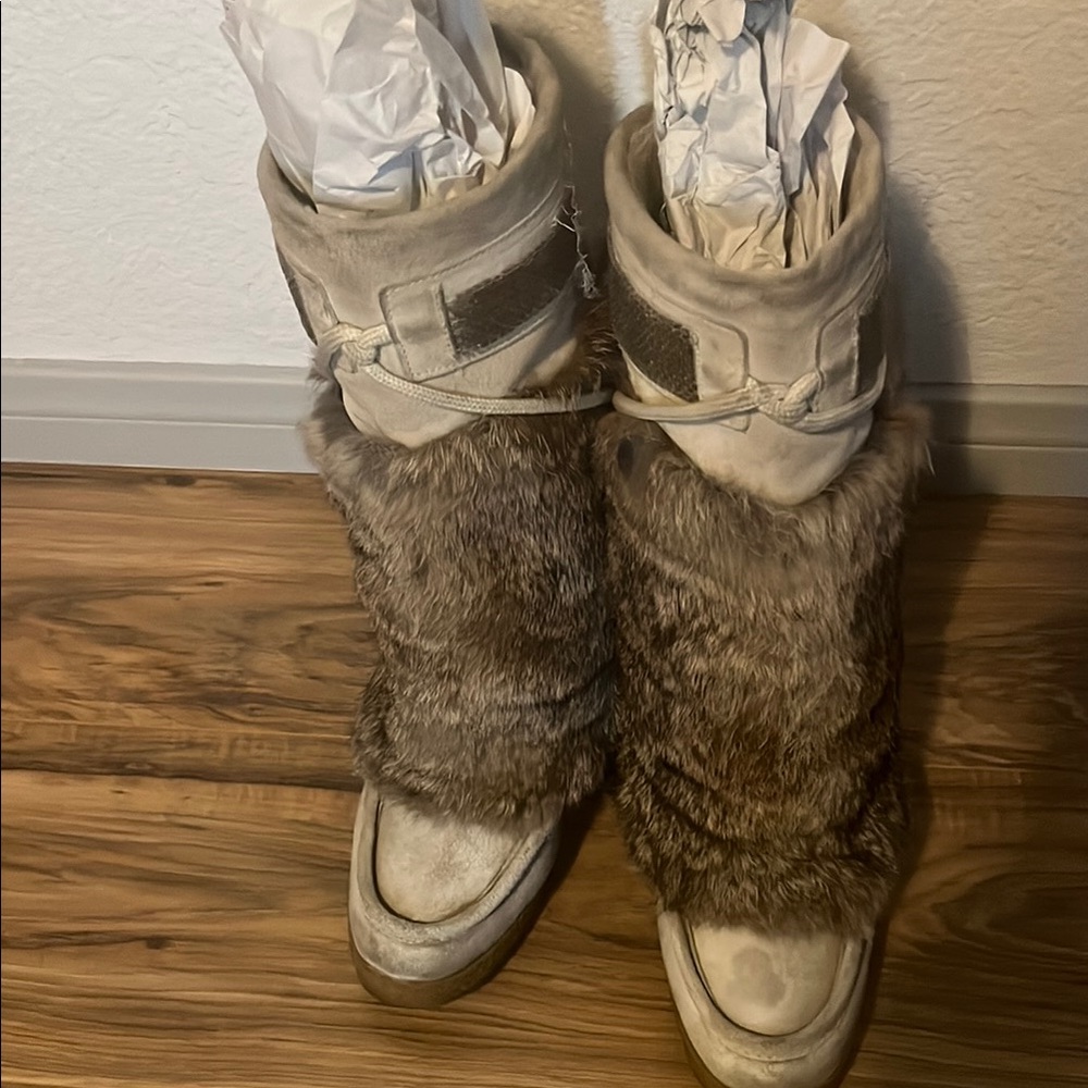 Women's Fur-Trimmed Boots